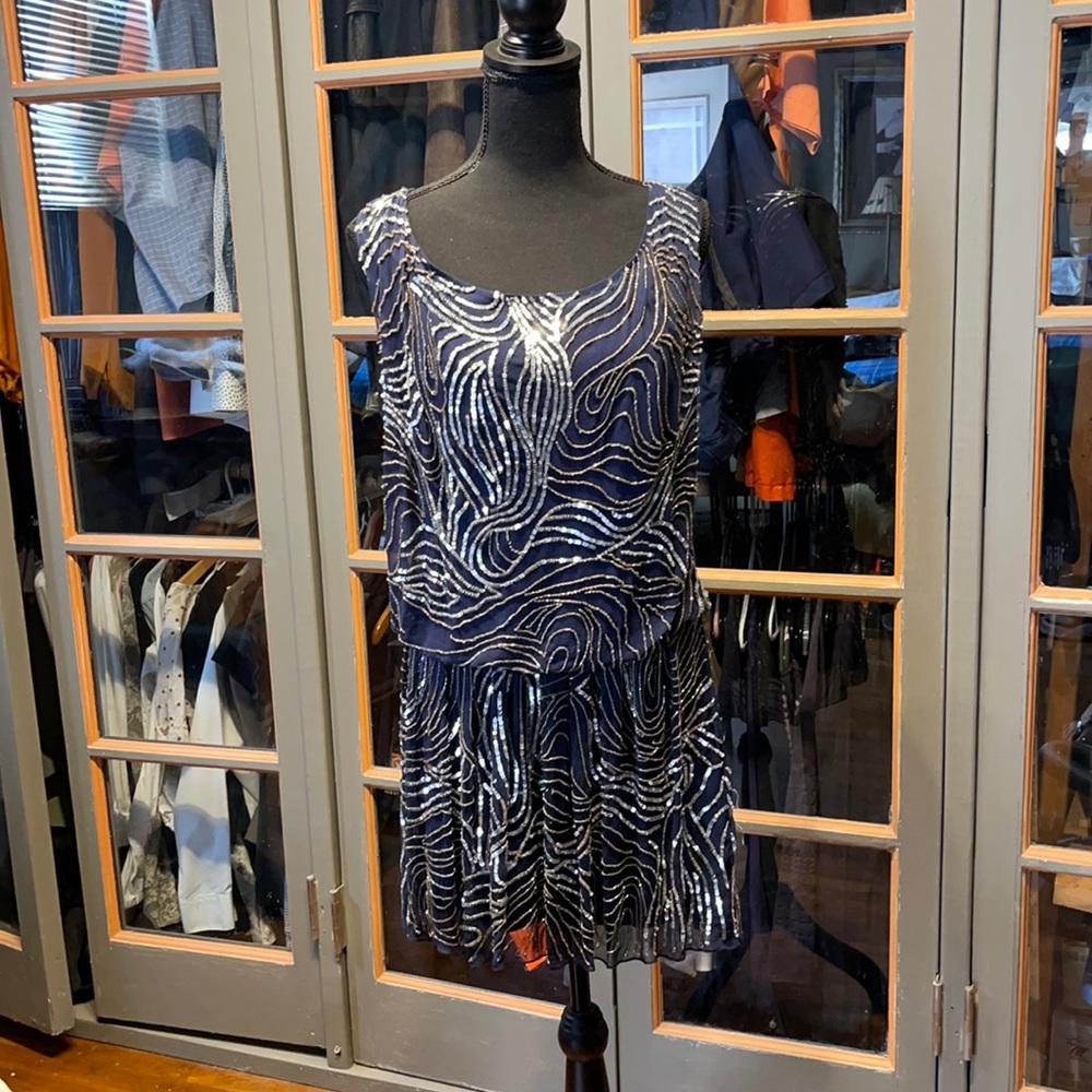 Alice + Olivia sequined cocktail dress size 2 NWT